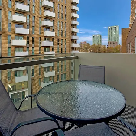 Exclusive 2 Bedroom Flat In Bromley By Bow Apartment
