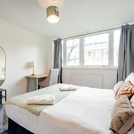 3 Bed Flat Near Paddington Apartment