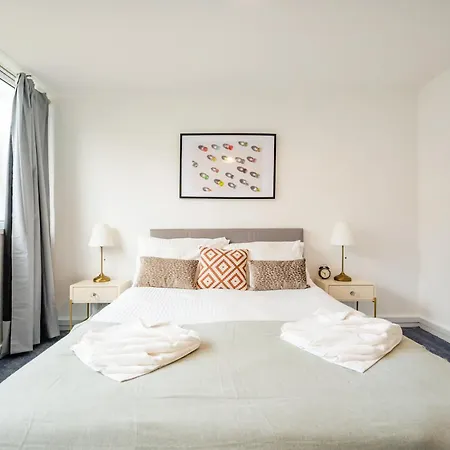 3 Bed Flat Near Paddington * London