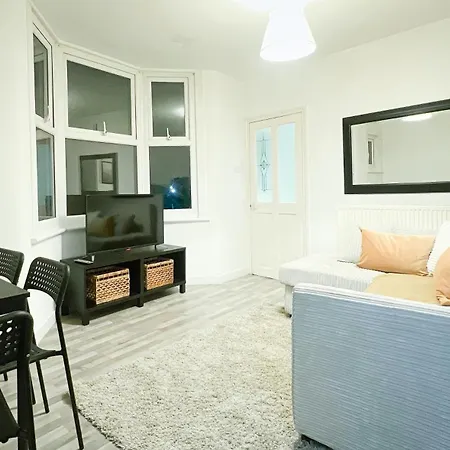 Apartment Urban Oasis With Private Garden *