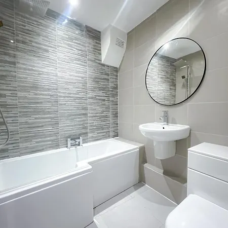 Apartment Urban Oasis With Private Garden London