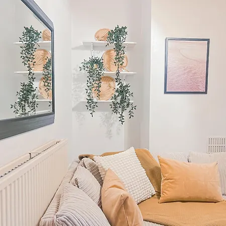 Urban Oasis With Private Garden * London