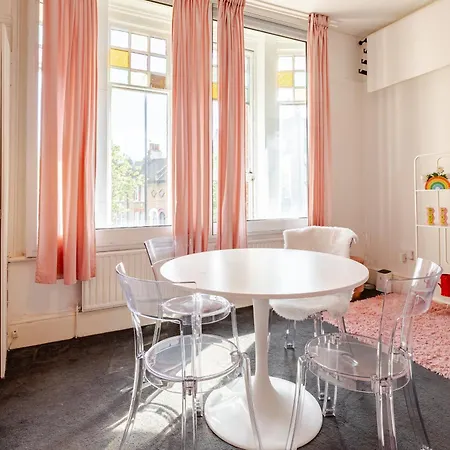 Barbies Dream Flat Apartment London