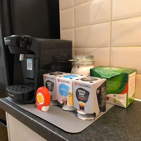 Flat On Market Street, Tube Station Is Very Close, Near Wembley And London * Harrow
