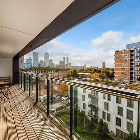 Incredible 2 Bed, 2 Bath Flat In Canary Wharf *
