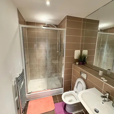 Luxury In Canary Wharf London