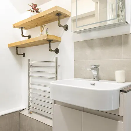The Pimlico Flat Apartment