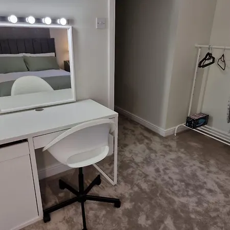 Century House Luxury * London