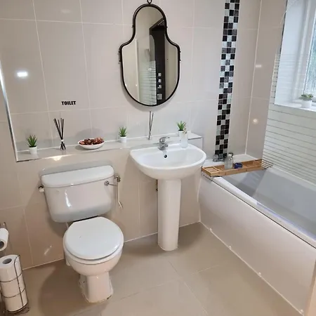 Century House Luxury Apartment *