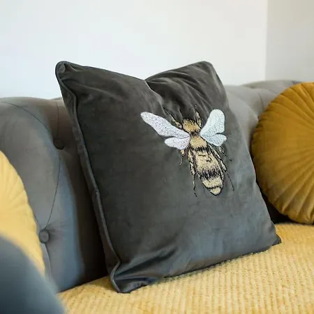 Apartment Cozy Retreat Near Heathrow Airport