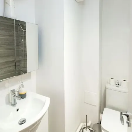 Apartment Cozy Retreat Near Heathrow Airport