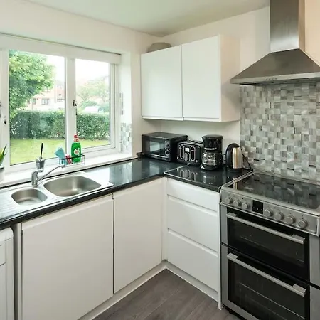 Cozy Retreat Near Heathrow Airport Feltham