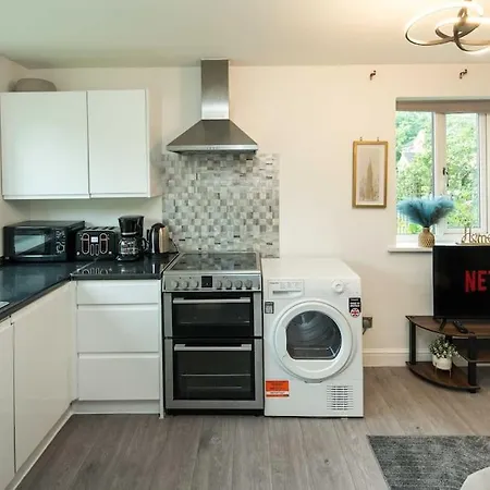 Apartment Cozy Retreat Near Heathrow Airport *