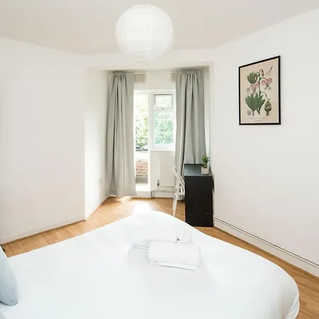 Stylish 2bd Flat With Balcony Near Stepney Apartment *
