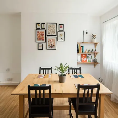Stylish 2bd Flat With Balcony Near Stepney Apartment London