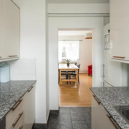 Apartment Stylish 2bd Flat With Balcony Near Stepney *