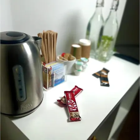 Homestay Lovely Bedroom With Private Bathroom London