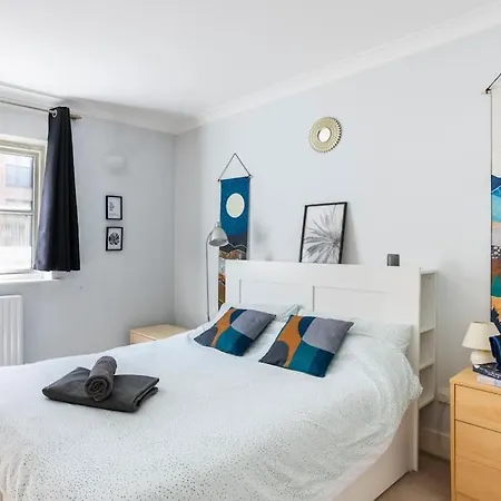 Apartment Stylish & Private Bathroom In *