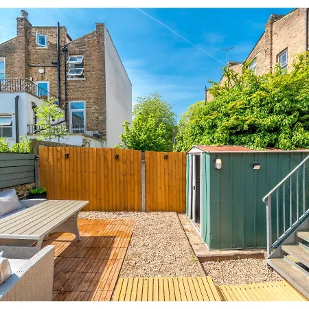Apartment Joivy Splendid Townhouse Flat With Backyard *