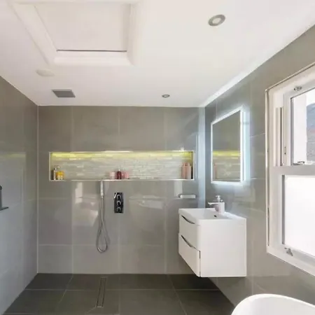 Apartment Flat In London