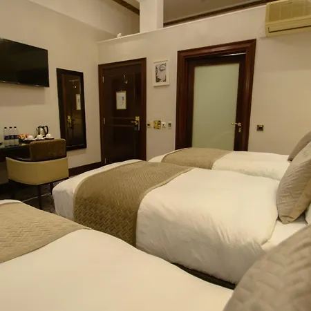 Hyde Park International 4*