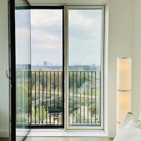 Apartment Panoramic Park And Penthouses Retreat London