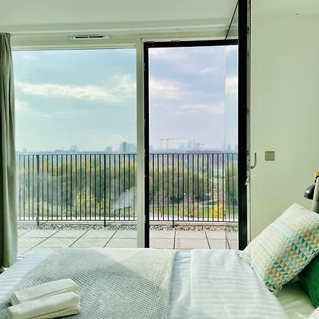 Panoramic Park And Penthouses Retreat * London