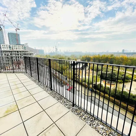 Apartment Panoramic Park And Penthouses Retreat London