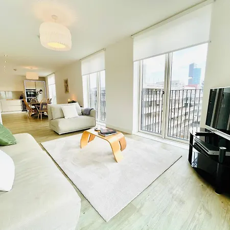 Panoramic Park And Penthouses Retreat London