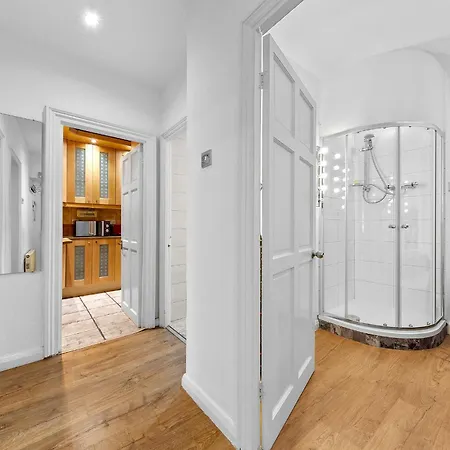 By Rehoboth - Lord's - St John's Wood Apartment London