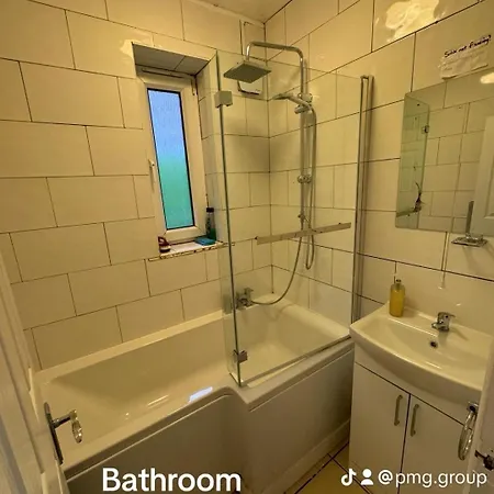 Apartment Holiday Villa London