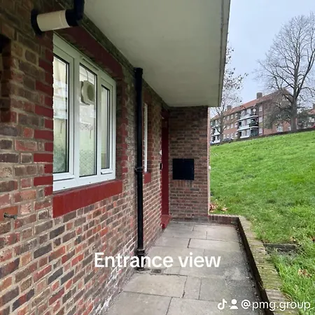 Apartment Holiday Villa London