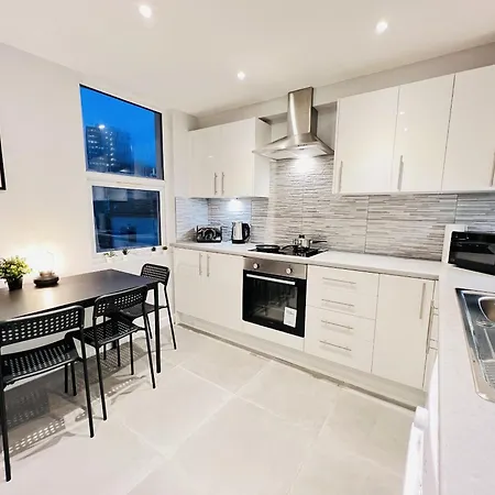 Battersea By Sleepy Londra