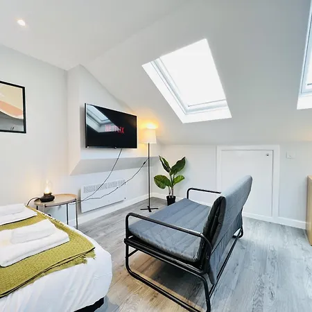 Battersea By Sleepy Daire Londra