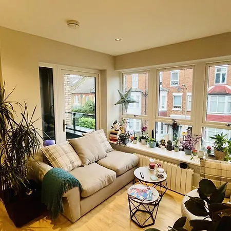 Modern, Bright And Spacious 1br *
