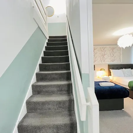 K Paddington 3 Bedroom Renovated Recently London