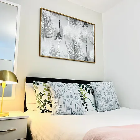 K Paddington 3 Bedroom Renovated Recently Apartment London