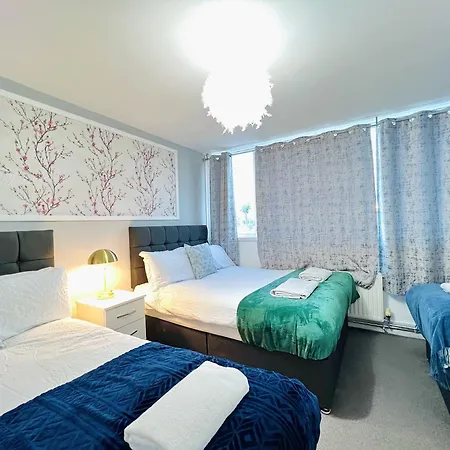 K Paddington 3 Bedroom Renovated Recently Apartment *