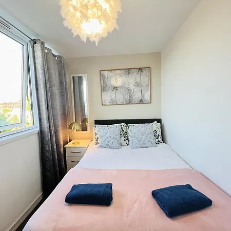 K Paddington 3 Bedroom Renovated Recently Apartment *