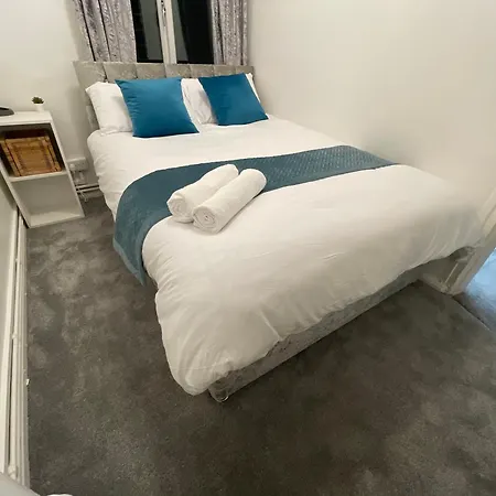 Holiday home Tooting - Cosy 2 Bedroom House With Garden, 5 Mins Walk To Tube Station *
