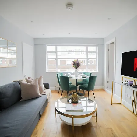 Apartment Art-deco In Very Popular Chelsea Area London