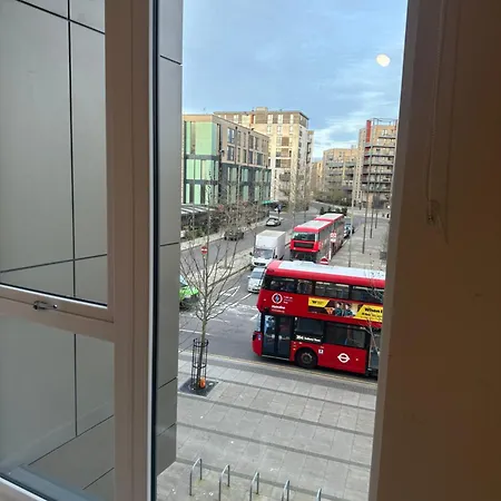 Peaceful Shared Flat 30mins London Homestay *