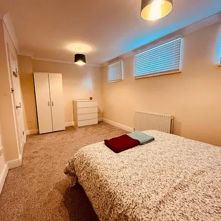 Town House In Surbiton/kingston Holiday home Surbiton