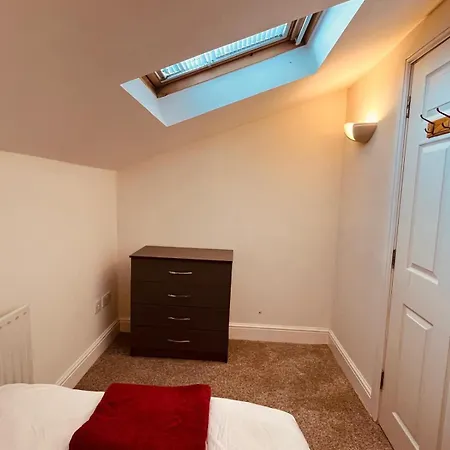 Holiday home Town House In Surbiton/kingston *