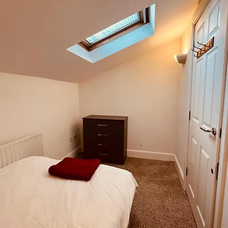 Town House In Surbiton/kingston Holiday home *