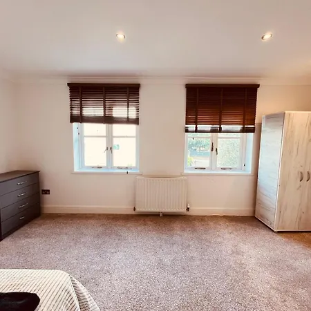 Holiday home Town House In Surbiton/kingston Surbiton