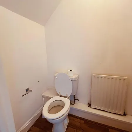 Town House In Surbiton/kingston * Surbiton