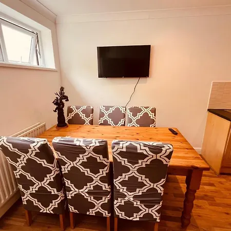 Holiday home Town House In Surbiton/kingston Surbiton