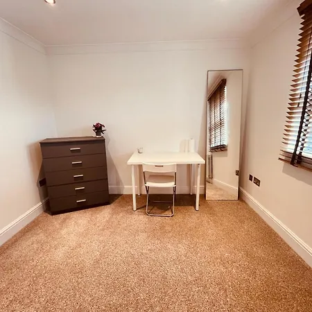 Town House In Surbiton/kingston