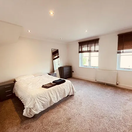 Town House In Surbiton/kingston Holiday home